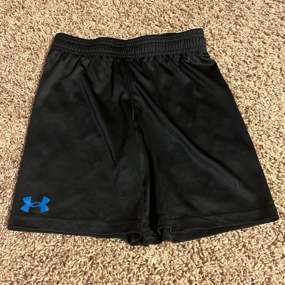 Under Armour UA boys size 6 shorts athletic